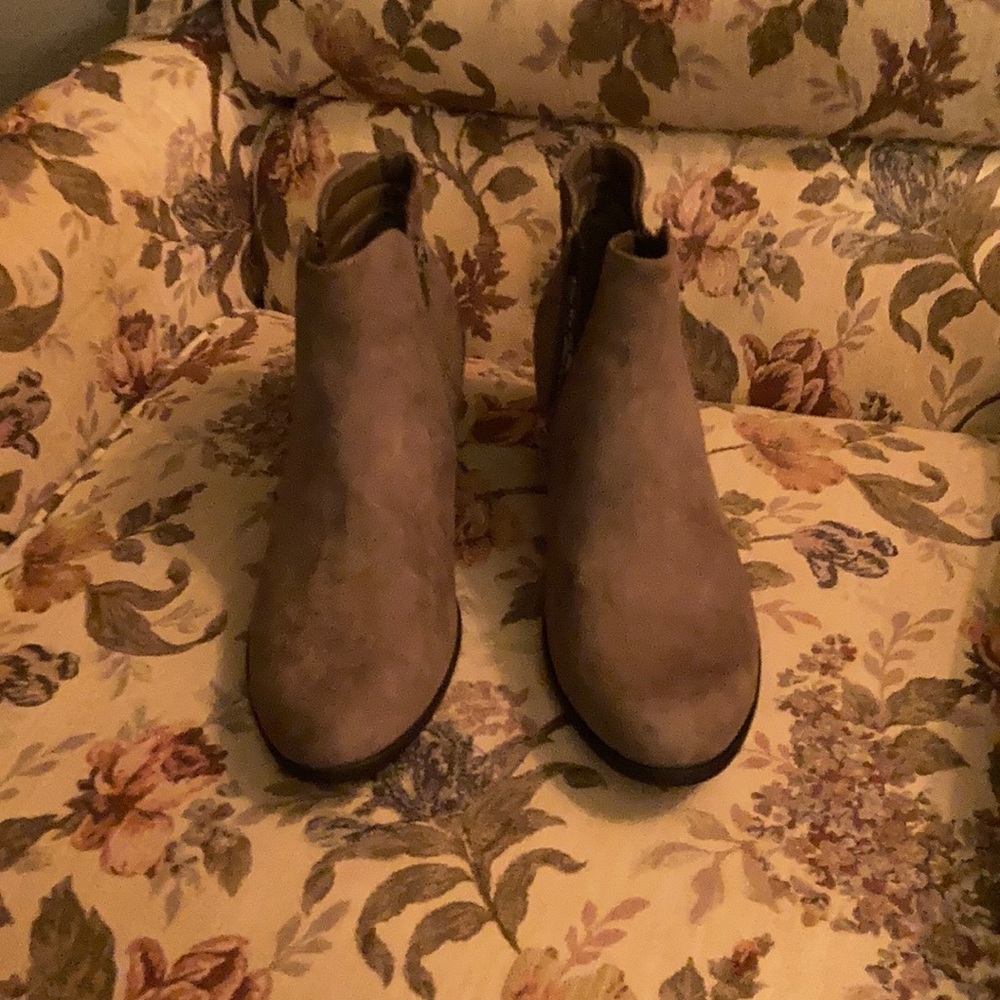 Ankle boots side zip